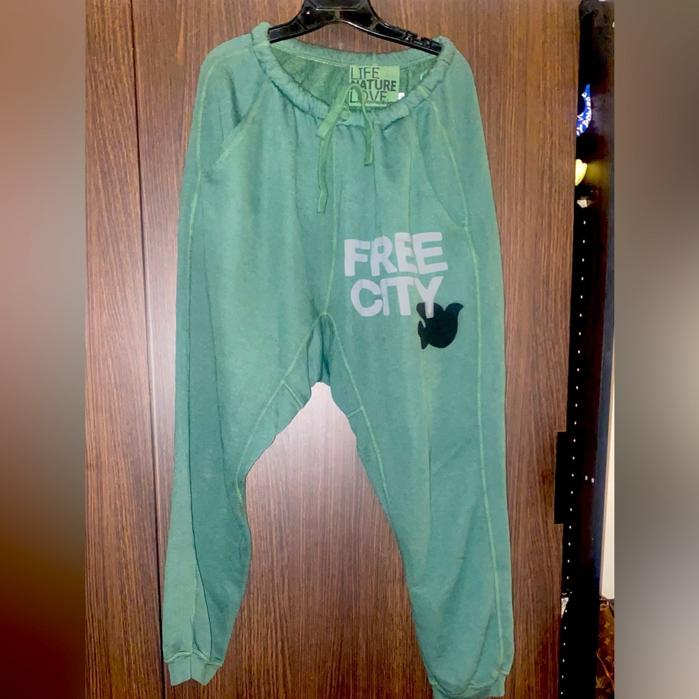 Free City SUPERFLUFF POCKET LUX
sweatpant - bush color